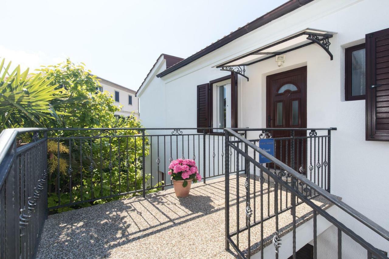 Apartments Ivona Malinska Exterior photo