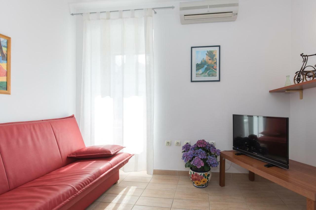 Apartments Ivona Malinska Exterior photo